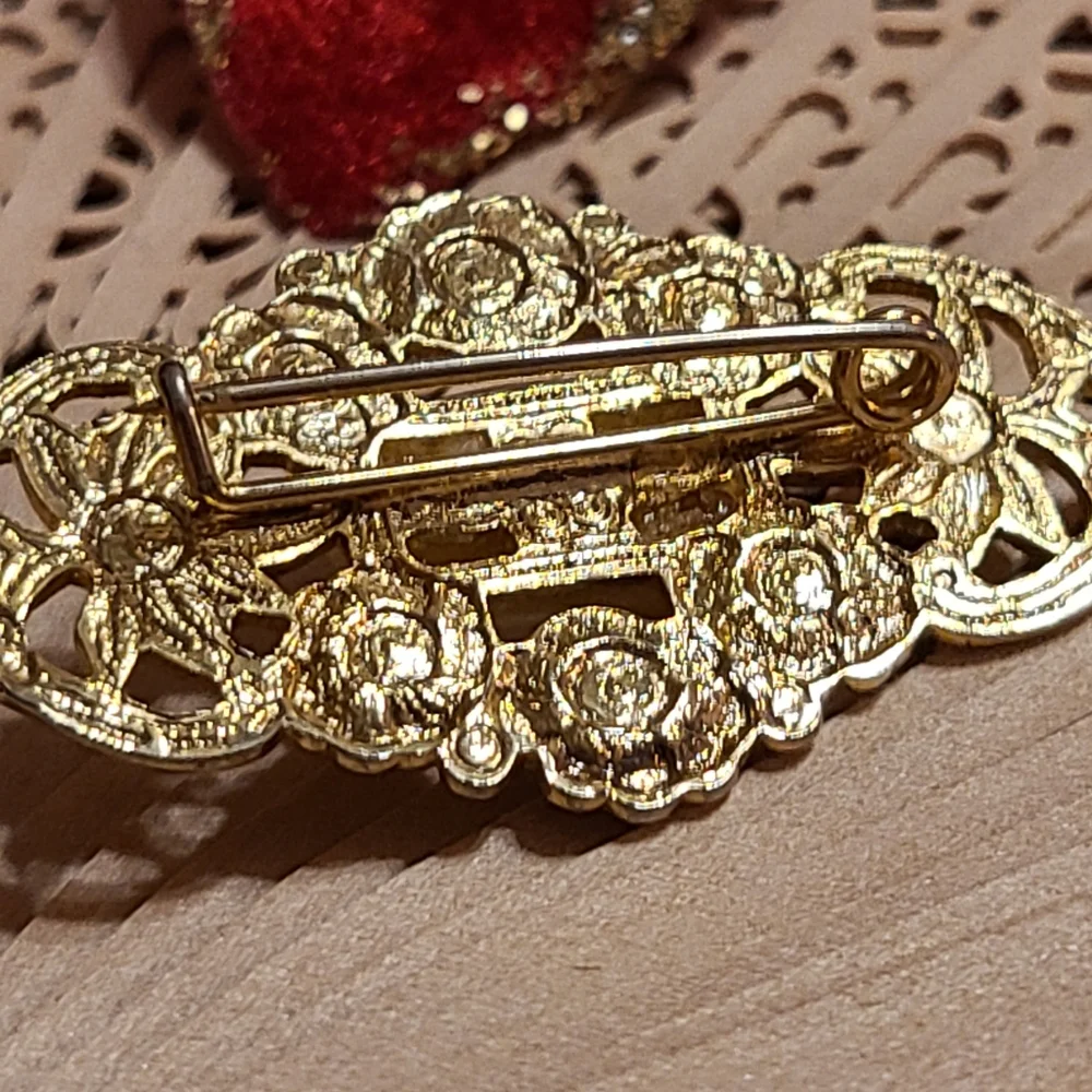 Unique Vintage Gold and Cream Brooch
